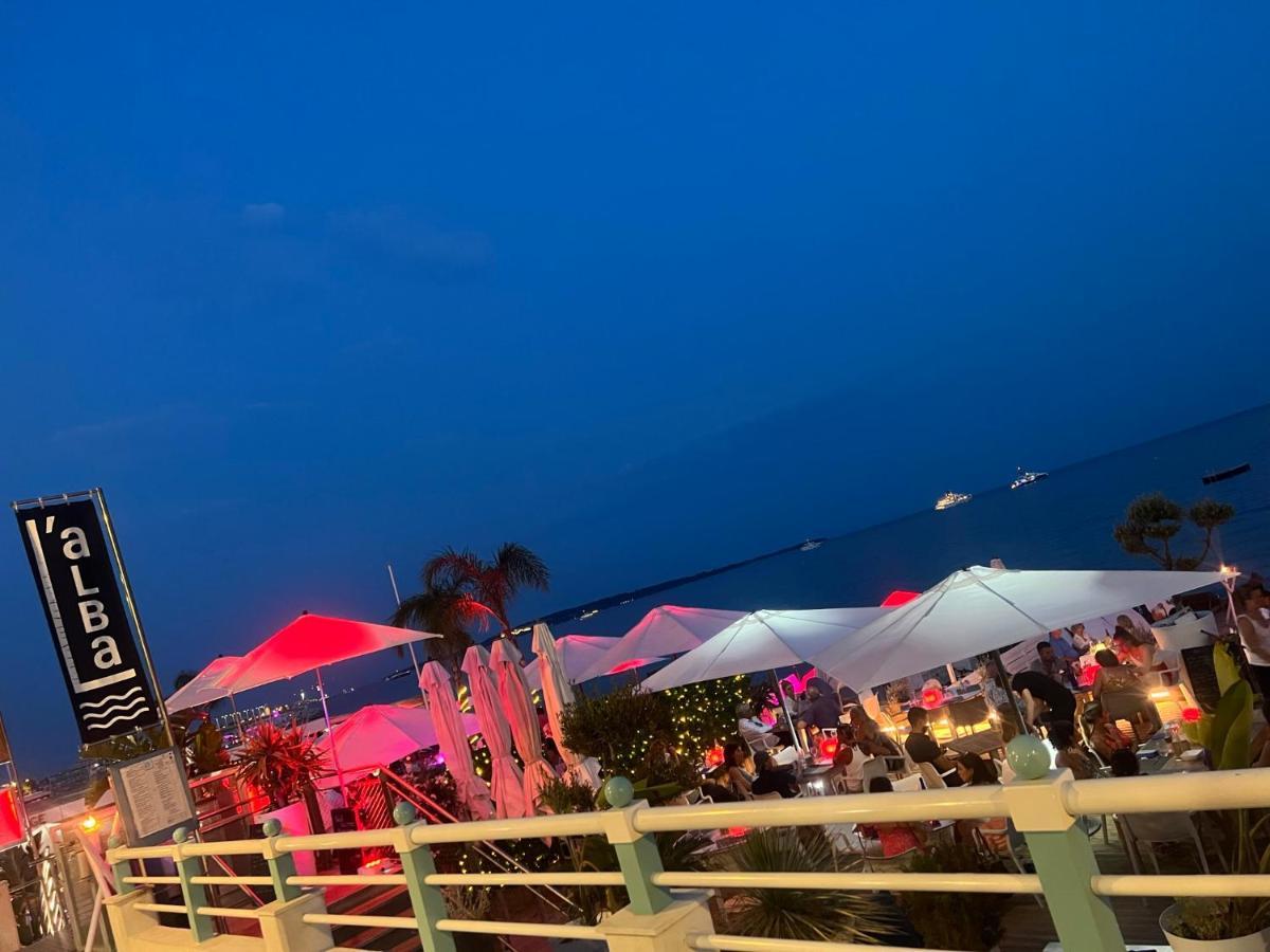 Piscine Plages A 100 M, Palais Des Festivals A 15mn A Pied Dans La Banane