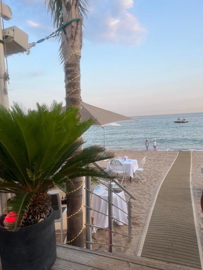 Piscine Plages A 100 M, Palais Des Festivals A 15mn A Pied Dans La Banane Appartement