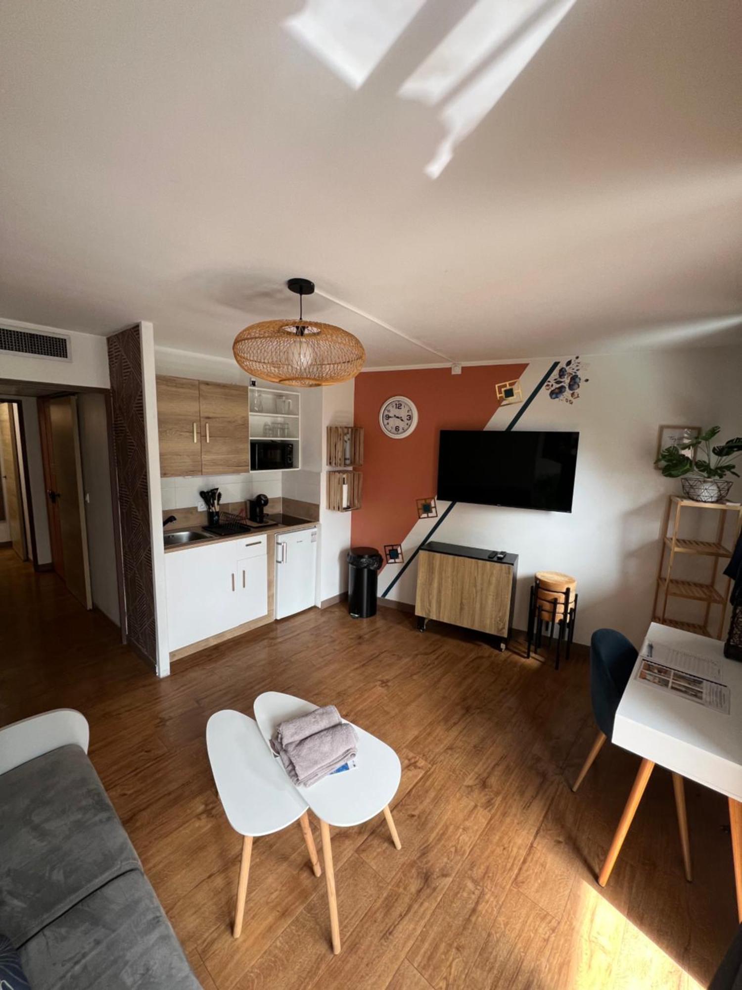Appartement Piscine Plages A 100 M, Palais Des Festivals A 15mn A Pied Dans La Banane *